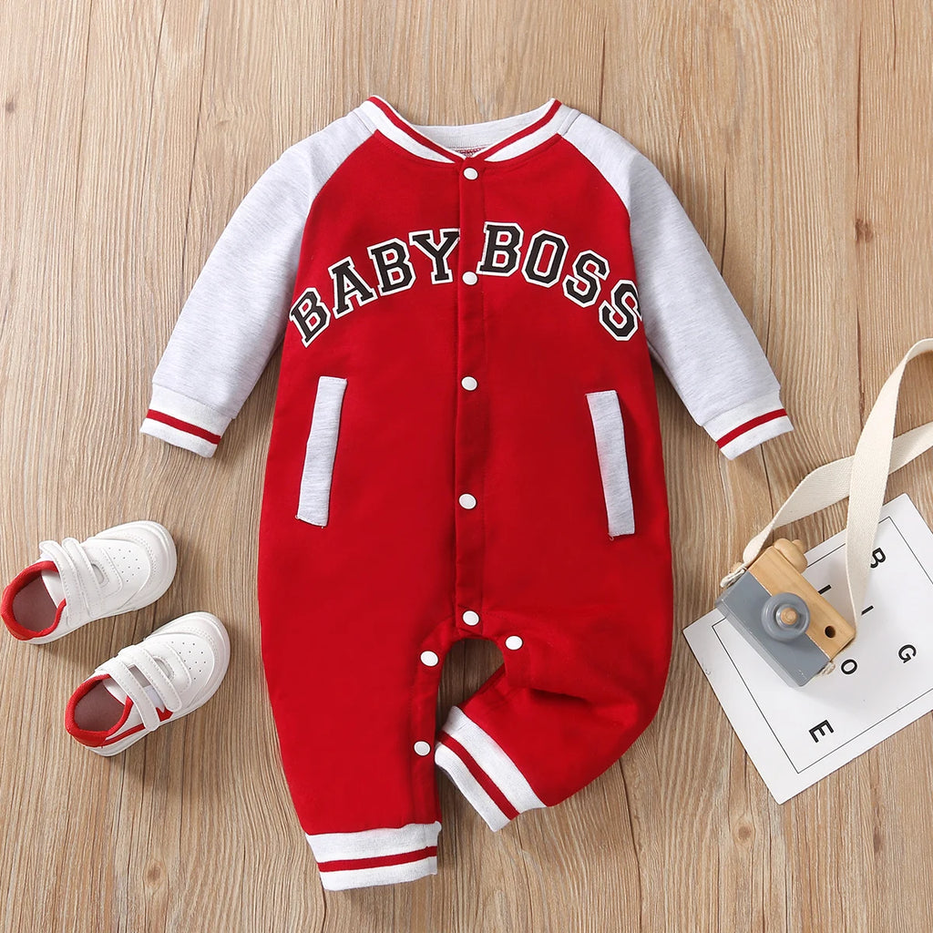 Macacão infantil masculino de manga comprida com estampa de letras, gola redonda e design moderno, fofo e personalizado.