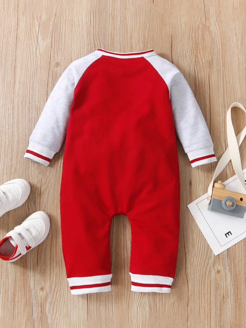 Macacão infantil masculino de manga comprida com estampa de letras, gola redonda e design moderno, fofo e personalizado.